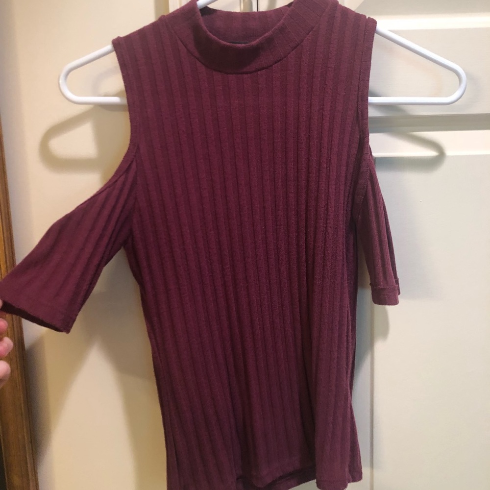 Pacsun Kendall & Kylie cold-shoulder top